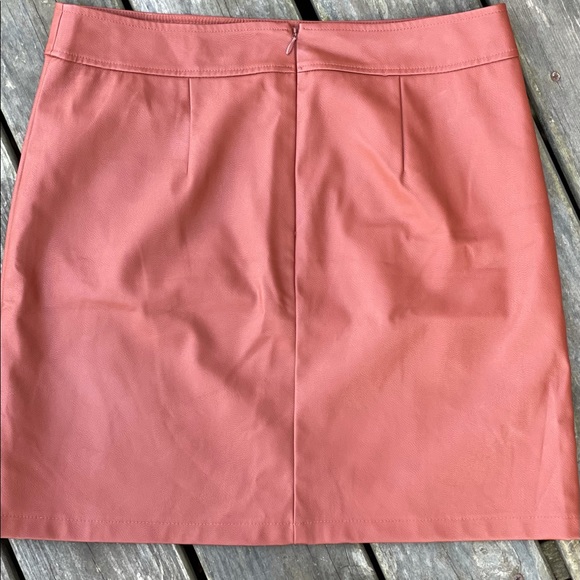 Imitation Leather Mini Skirt - Picture 2 of 7
